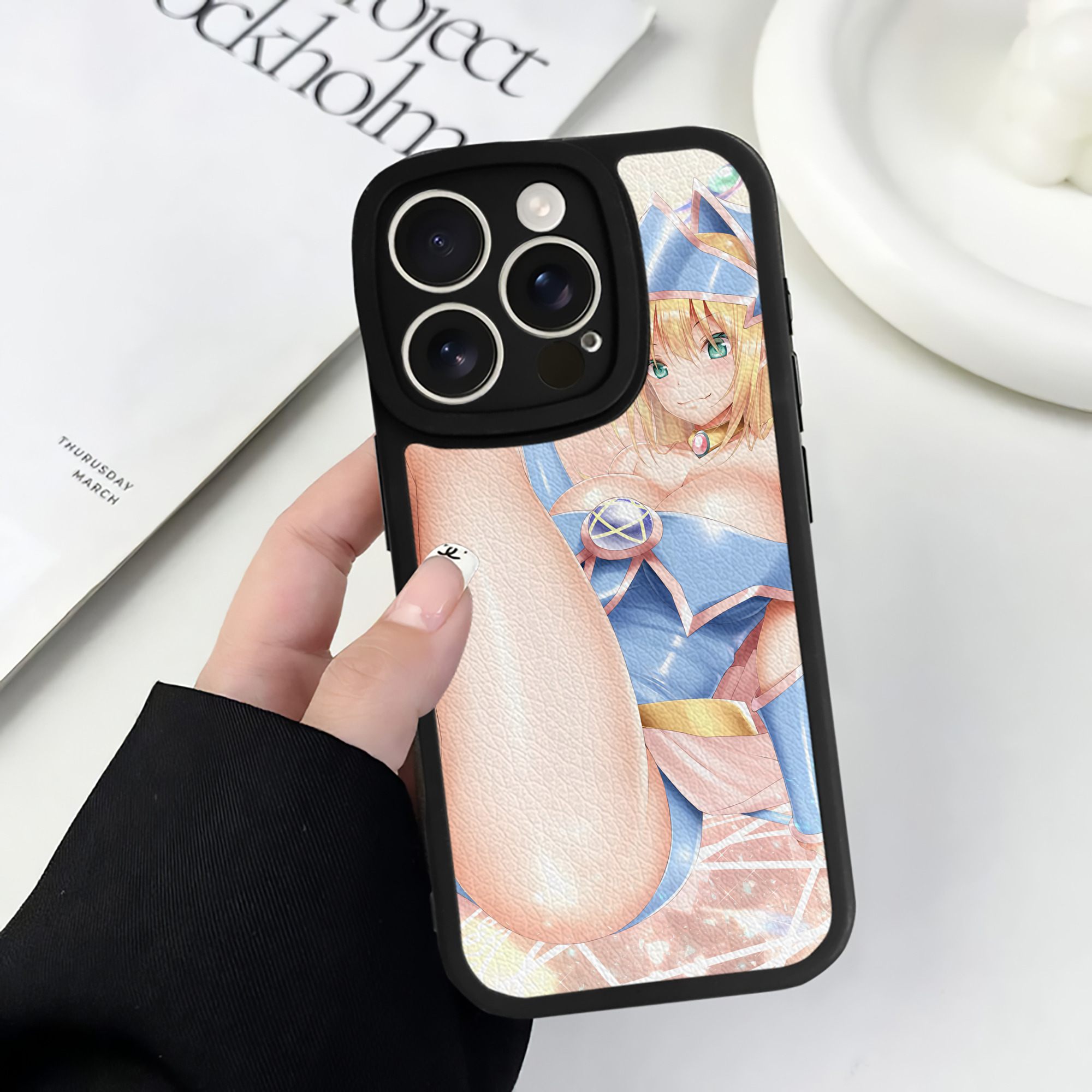 （画像用） 遊☆戯☆王 Yu-Gi-Oh! 【iPhone 16シリーズ対応】シリコンスマホケース（レザー調） 材質：シリコン